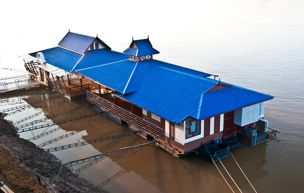 The Floating house on mekong river — Stock Photo, Image