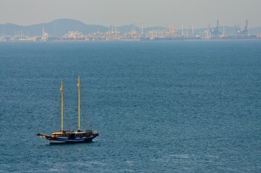 denize yakın şehir içinde yat