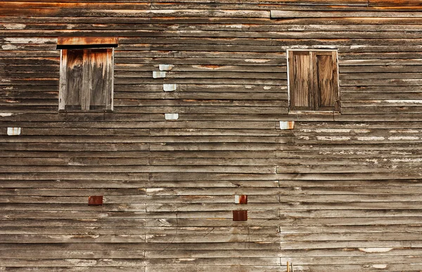 Старый деревянный дом — стоковое фото