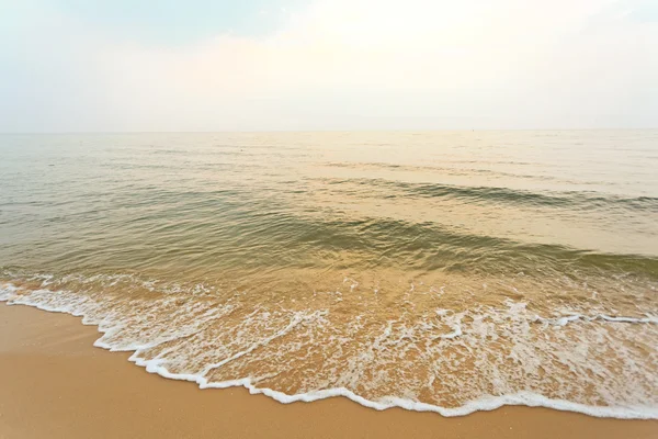 Waves in the morning — Stock Photo, Image