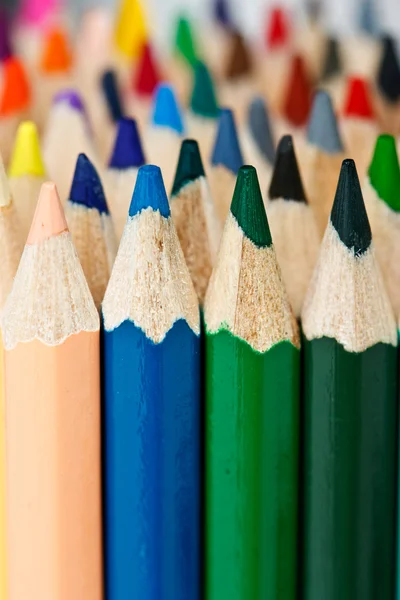 Makro çekim renkli kalemler — Stok fotoğraf