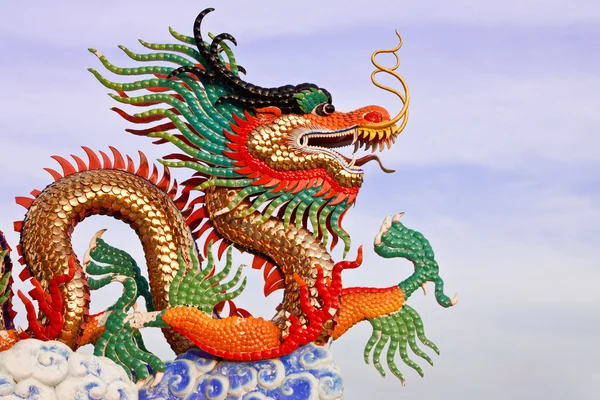 Native Chinese style dragon statue — Stock Photo, Image