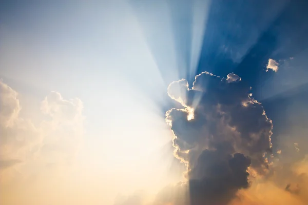 Sunbeam and cloud — Stock Photo, Image