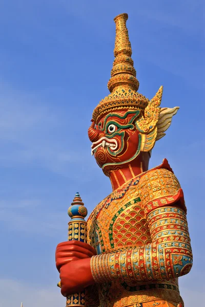 Native Thai style giant statue — Stock Photo, Image