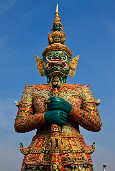 Native Thai style giant statue — Stock Photo, Image