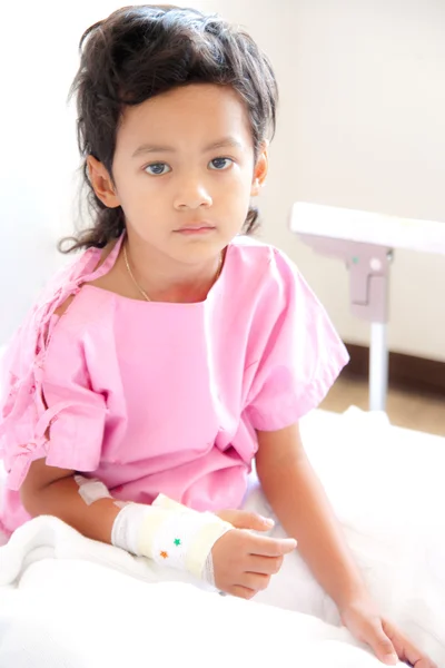 Niño en el hospital — Foto de Stock