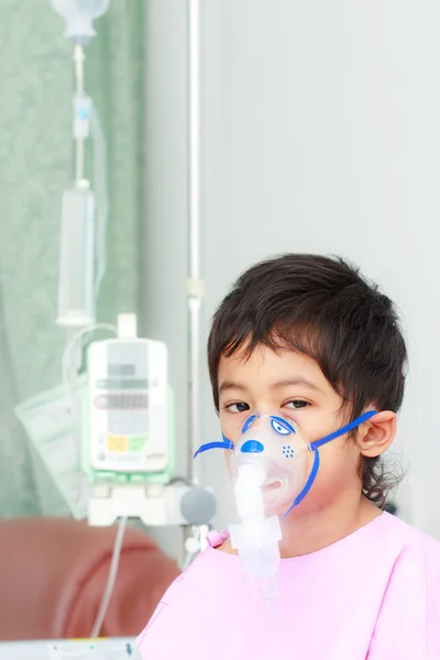 Paciente do menino no hospital — Fotografia de Stock