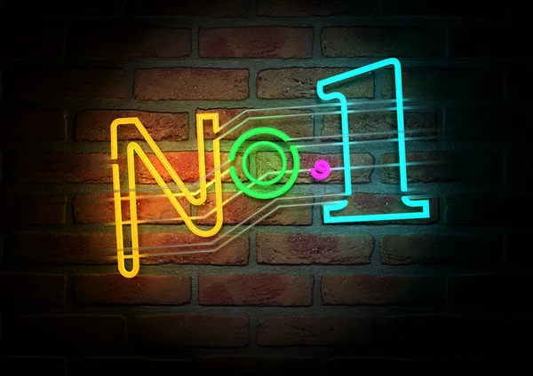 Neon nummer één teken op een gezicht bakstenen muur — Stockfoto
