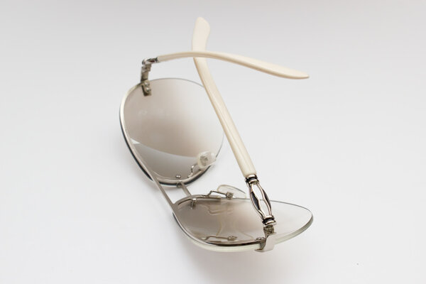 Точки на белом фоне
