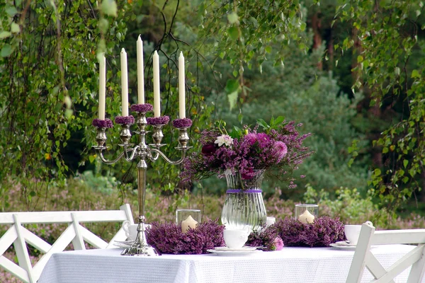 Festival de flores de páramo. Decoración de mesa con erica calluna . — Foto de Stock