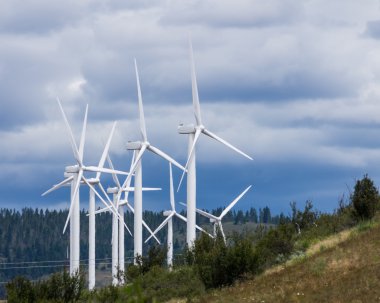 Rüzgar türbinleri için yeşil enerji grubu