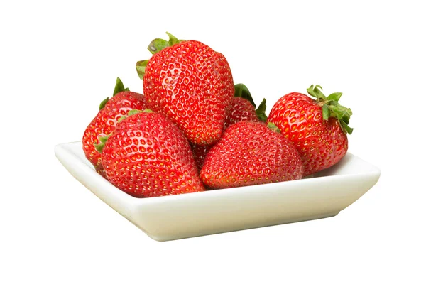 Assiette de fraises isolées sur blanc — Photo