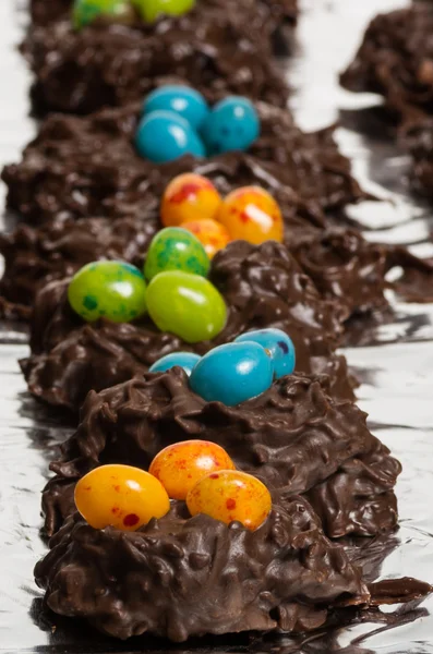 Chocolate bird nests with jelly beans — Stock Photo, Image