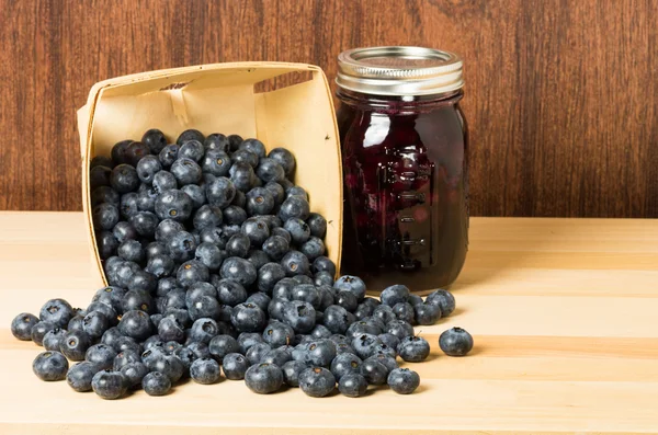 Blueberries and jam or jelly — Stock Photo, Image