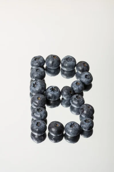 Letter B from blueberries — Stock Photo, Image