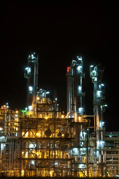 Scena nocy zakładów chemicznych — Zdjęcie stockowe