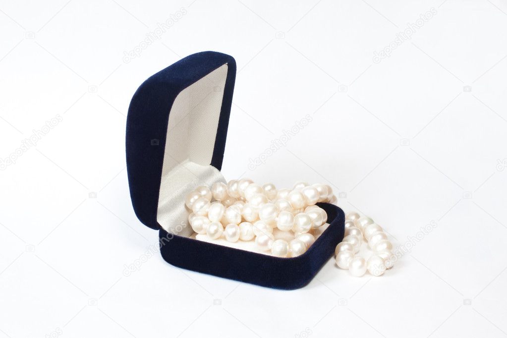 The box with the pearls