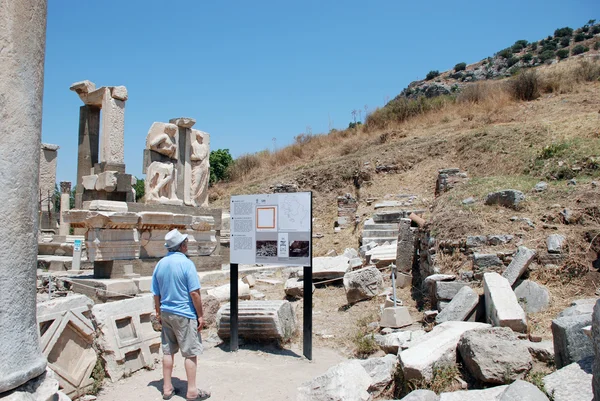 Turist i Efesos, Turkiet. — Stockfoto
