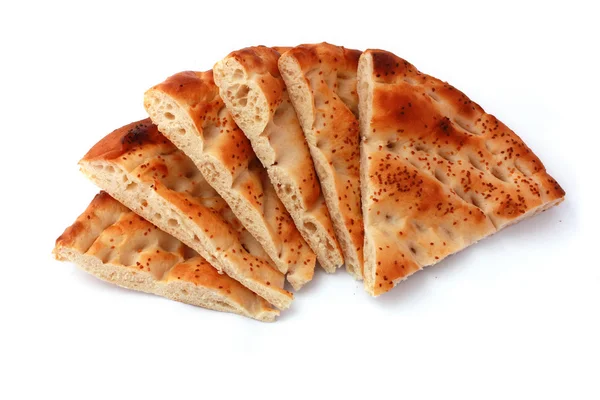 Hat szelet pita kenyér elszigetelt fehér. népszerű étel a ramadán Törökországban. — Stock Fotó