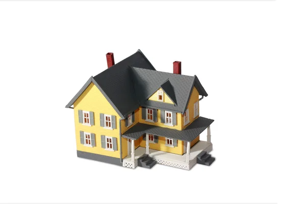 Modelo casa isolada no fundo branco — Fotografia de Stock