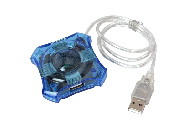 Hub USB bleu à quatre ports, isolé sur fond blanc . — Photo