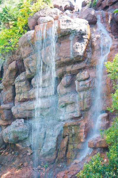 Waterfall in Zoo of Los Angeles — Stock Photo, Image