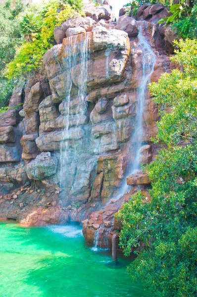 Cachoeira em Zoológico de Los Angeles — Fotografia de Stock