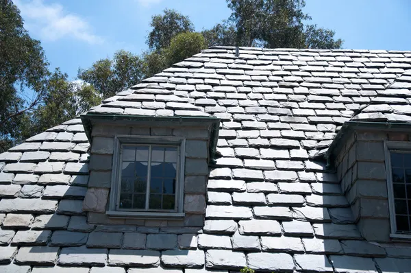 Каменная крыша — стоковое фото