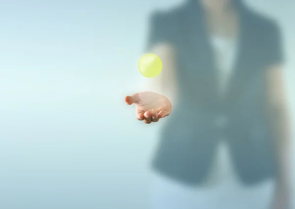 业务的女人的手和绿色水晶球 — 图库照片