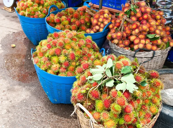 Frutas tropicales, Rambutan — Foto de Stock