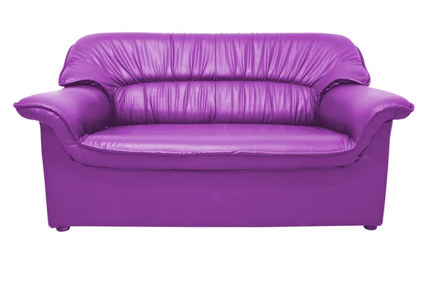 Un moderno divano in pelle viola isolato sul bianco con percorso di ritaglio — Foto Stock