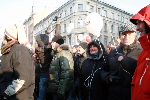 4 फेब्रुवारी 2012 रोजी सेंट पीटर्सबर्ग (रशिया) मध्ये विनामूल्य निवडणुकांची बैठक — स्टॉक फोटो, इमेज