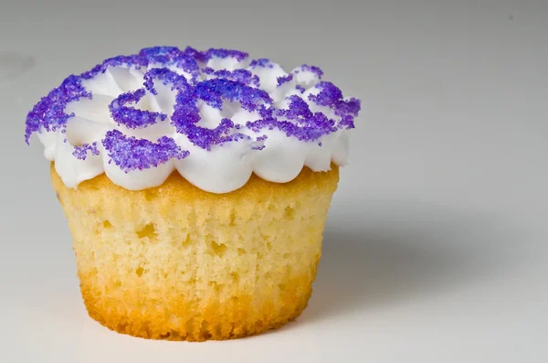 Фіолетовий кекс — стокове фото