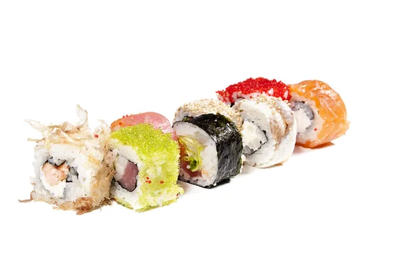 Verschiedene bunte leckere Sushi isoliert — Stockfoto