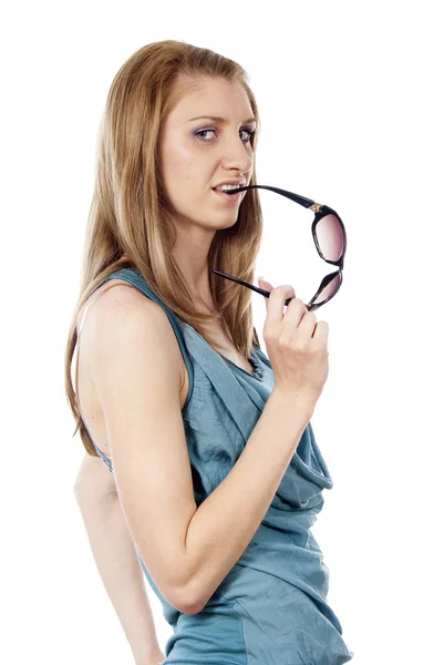 Piękna dziewczyna z na białym tle okulary — Zdjęcie stockowe