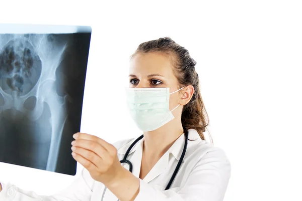 Lékař vidí rentgenový obraz — Stock fotografie