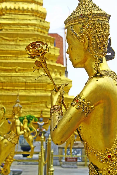 Anioły w Wat Phra Kaeo, Bangkok — Zdjęcie stockowe