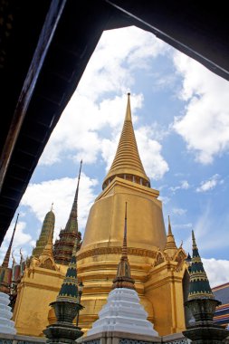 wat phra kaew adlı dev bangkok.