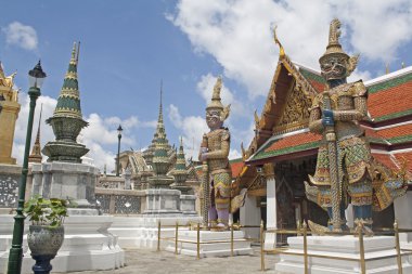 wat phra kaew adlı dev bangkok.