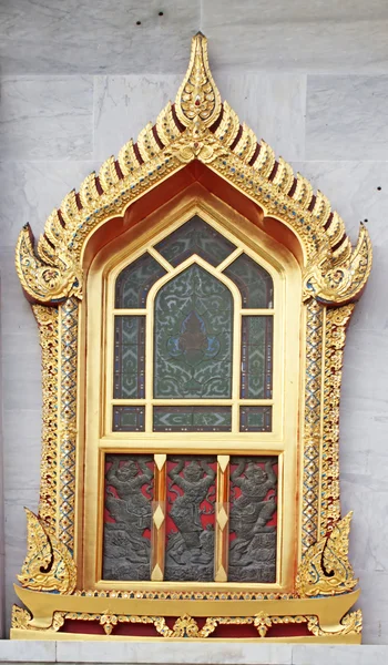 Arte tailandesa na janela . — Fotografia de Stock