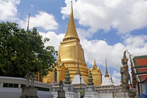 Wat phra kaew adlı dev bangkok. — Stok fotoğraf