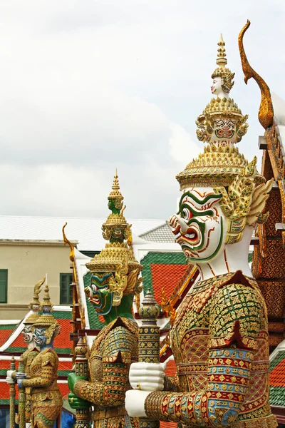 Gigante en Wat Phra Kaew, Bangkok . —  Fotos de Stock