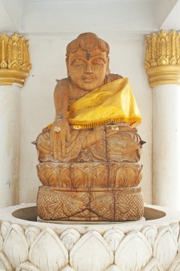 ahşap buddharupa.