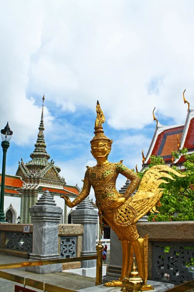 Escultura tailandesa en Wat Phra Kaeo, Bangkok —  Fotos de Stock