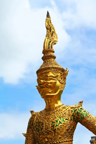 Thai sculpture at Wat Phra Kaeo, Bangkok — Stock Photo, Image