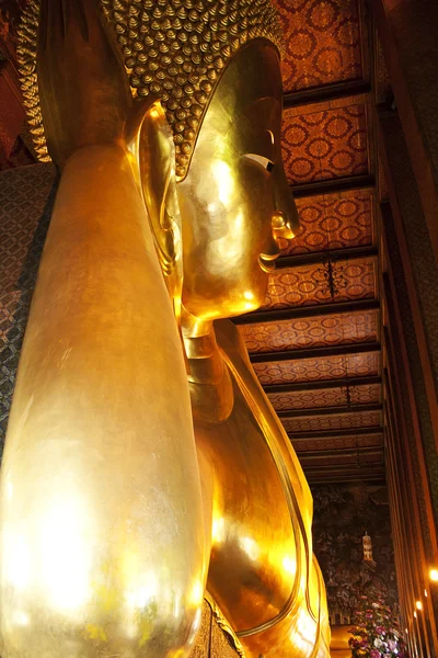 Buda reclinado, Wat Pho, Bangkok — Foto de Stock