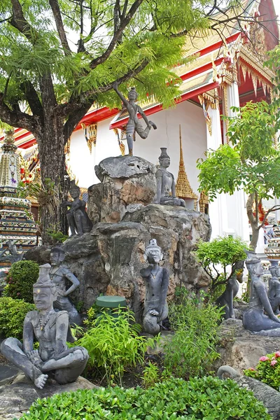 Статуи тайского массажа в Ват Пхо, Бангкок — стоковое фото