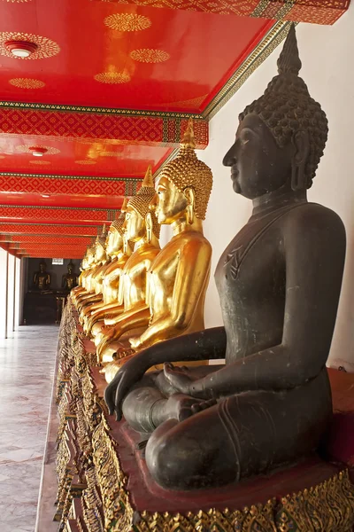 Золотий і чорний Buddharupa — стокове фото