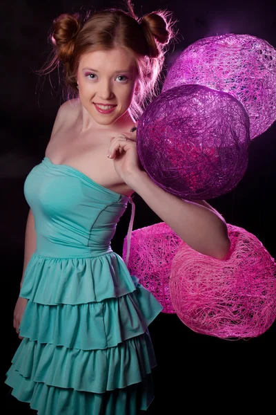 Dívka s barevnými balónky — Stock fotografie
