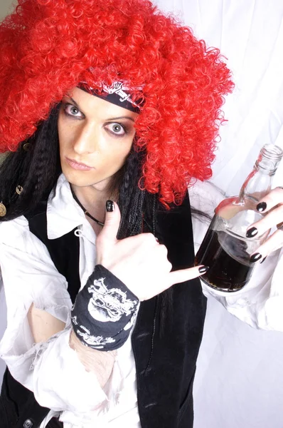 Divertido pirata con una botella — Foto de Stock